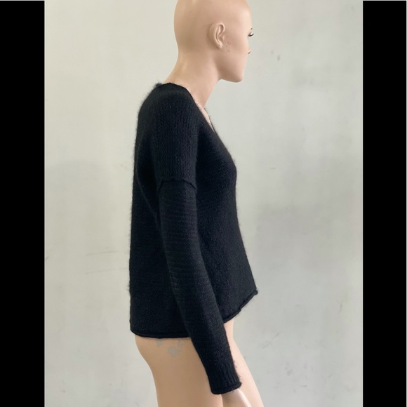 FREE PEOPLE BLACK SWEATER - Picture 2 of 4